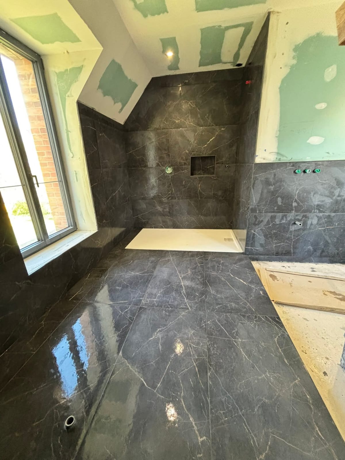 Pose carrelage et faïence salle de bain - Carreleur Baugé