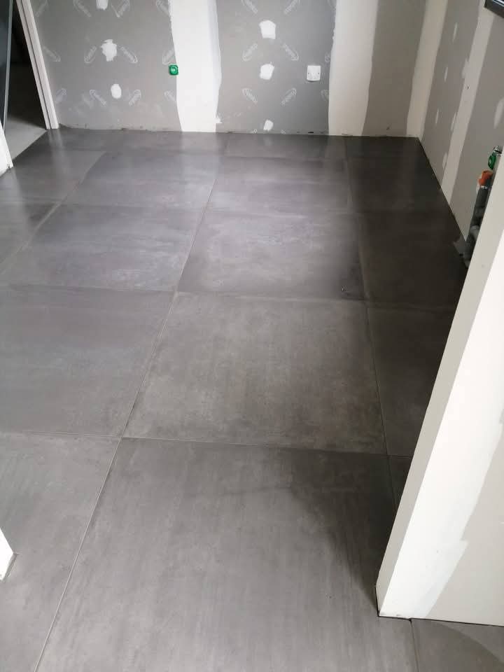 Carreleur Bouchemaine - Carrelage gris - grand carreaux